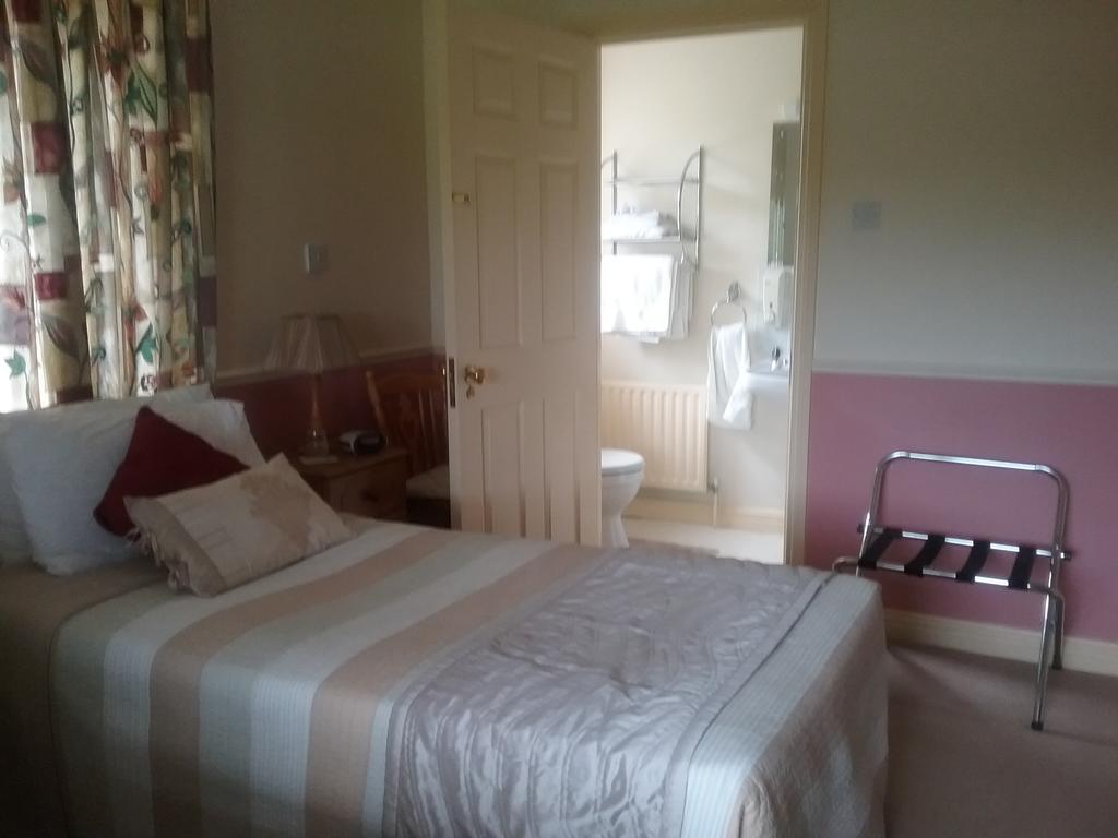 Rocksberry Bed & Breakfast Castlebar Esterno foto