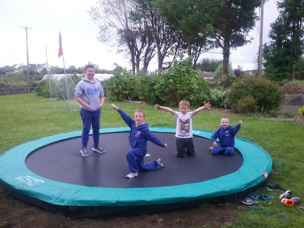 Rocksberry Bed & Breakfast Castlebar Esterno foto
