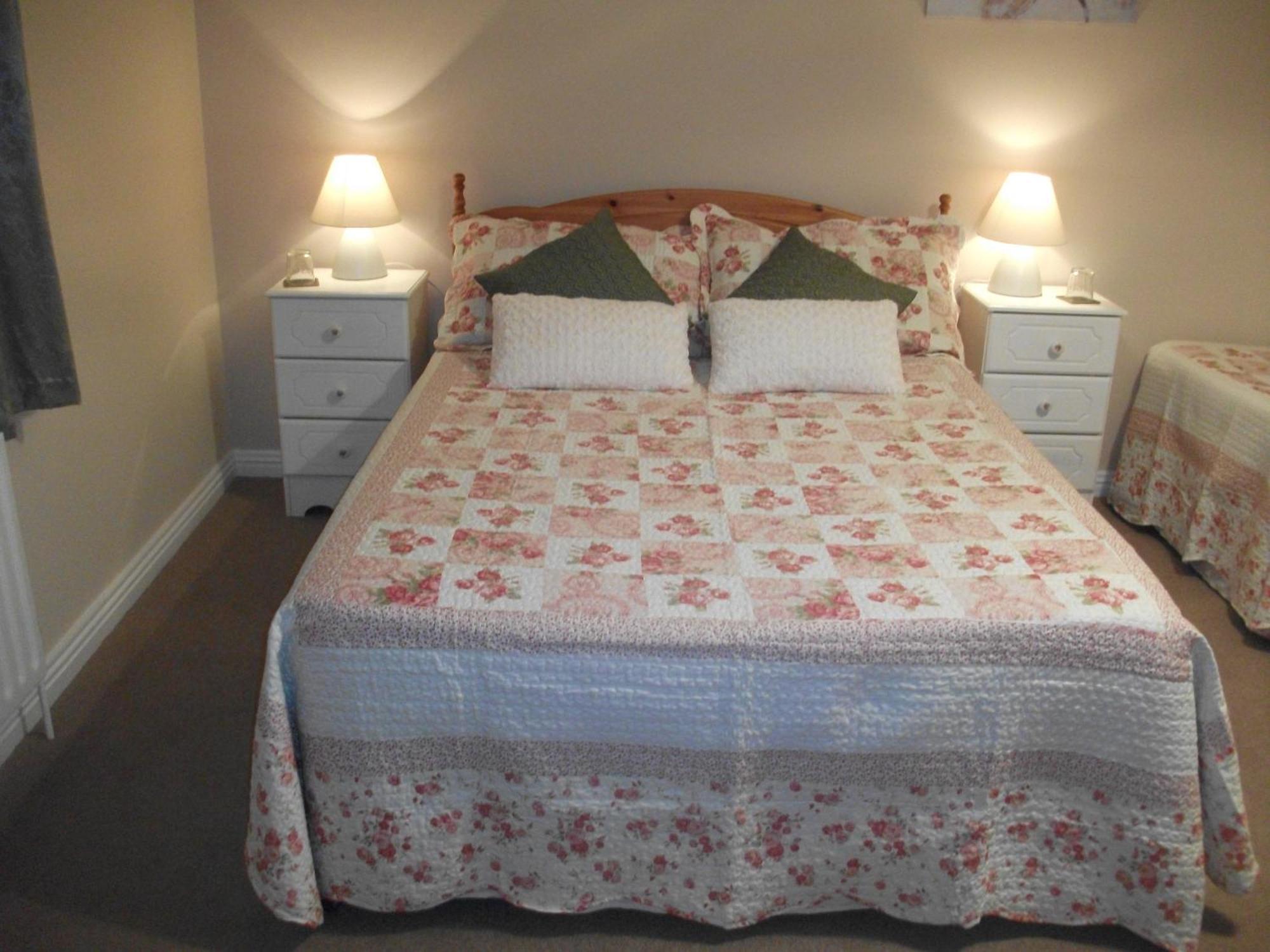 Rocksberry Bed & Breakfast Castlebar Esterno foto