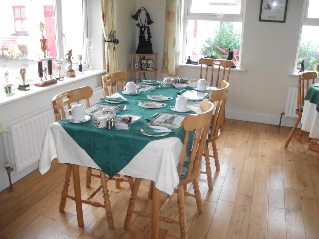 Rocksberry Bed & Breakfast Castlebar Esterno foto